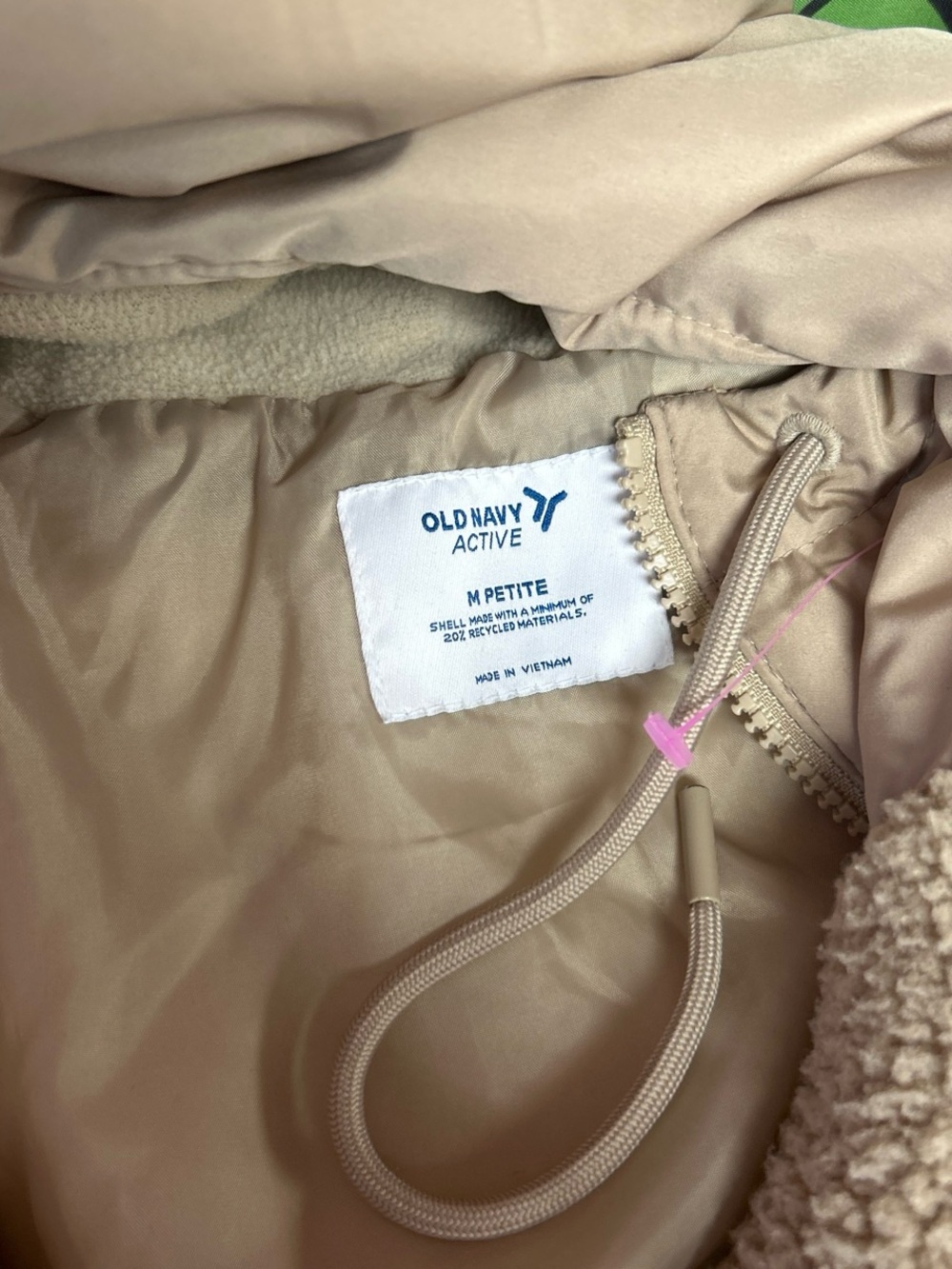 Old Navy Petite Sherpa-Lined Jacket in Taupe